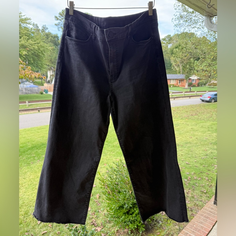 Kut From the Kloth Meg Ab Fab Wide Leg Cropped Denim with Raw Hem, black size 12